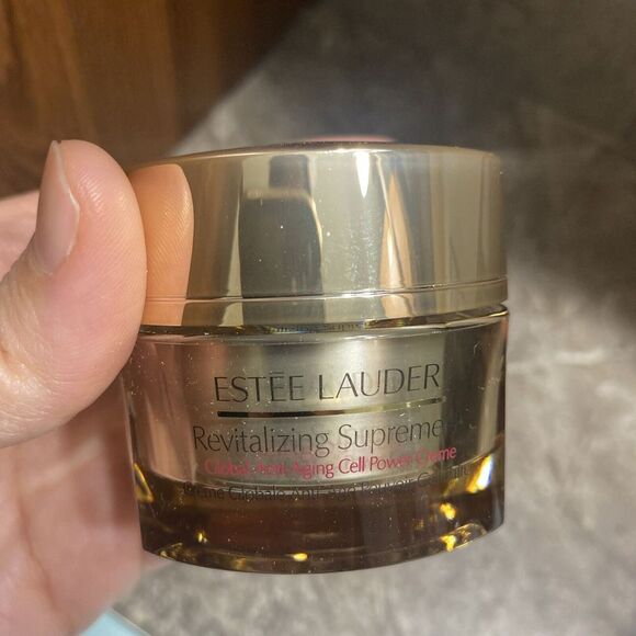 Estee Lauder Revitalizing Supreme+ Global Anti-Aging Cell Power SPF15 1oz - Picture 3 of 4